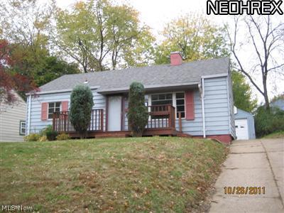 873 Kickapoo Ave, Akron, OH 44305 photo 1
