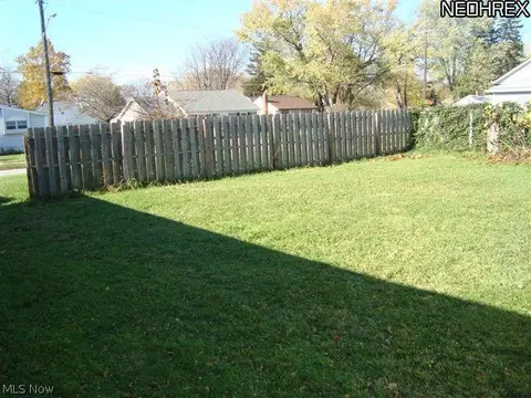 5028 Crystal Ave, Ashtabula, OH 44004 photo 7