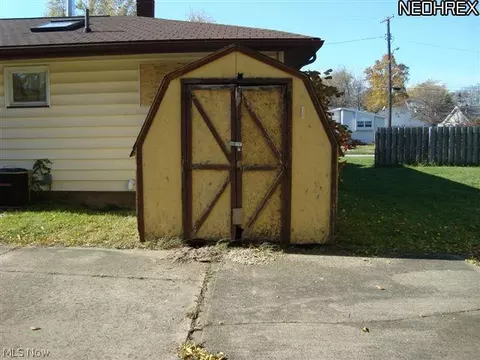 5028 Crystal Ave, Ashtabula, OH 44004 photo 9