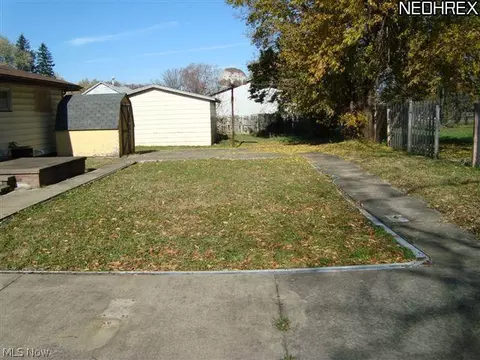 5028 Crystal Ave, Ashtabula, OH 44004 photo 8