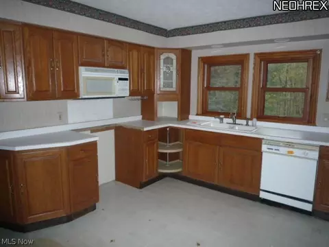 272 Hatch Rd, Wadsworth, OH 44281 photo 4