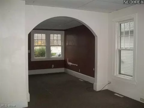 832 W 48th St, Ashtabula, OH 44004 photo 3