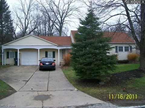 34185 Maple Dr, Solon, OH 44139 photo 1