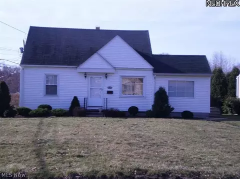 1872 Cramer Ave, Akron, OH 44312 photo 1