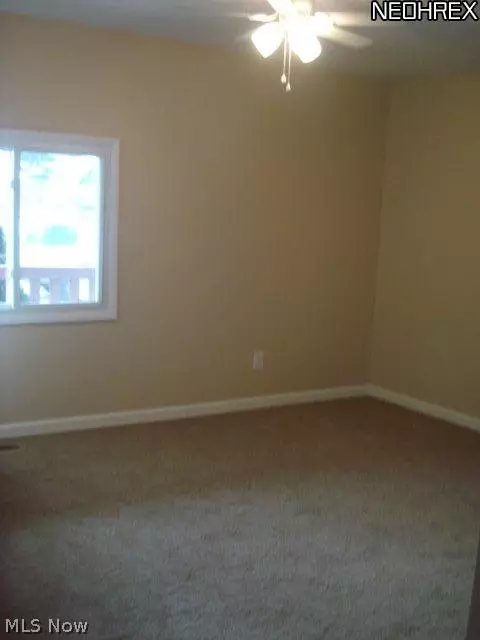 319 Race St, Dover, OH 44622 photo 8