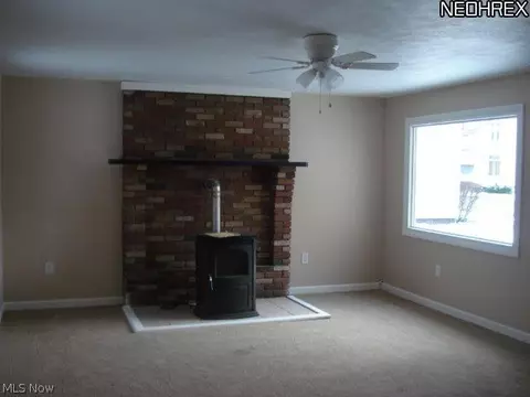 319 Race St, Dover, OH 44622 photo 5