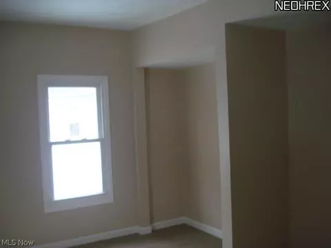 319 Race St, Dover, OH 44622 photo 3