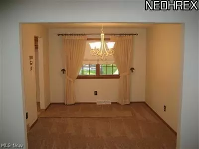5609 Williston Dr, Parma, OH 44129 photo 6