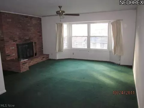 90 Devon Ln, Akron, OH 44313 photo 1