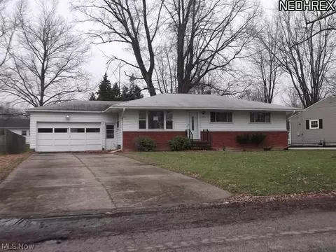 1208 Westshore Dr, Ashtabula, OH 44004 photo 1