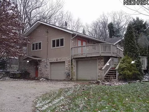 162 Klinger St, Akron, OH 44319 photo 1