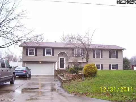 61 Heritage Dr, Beloit, OH 44609 photo 1