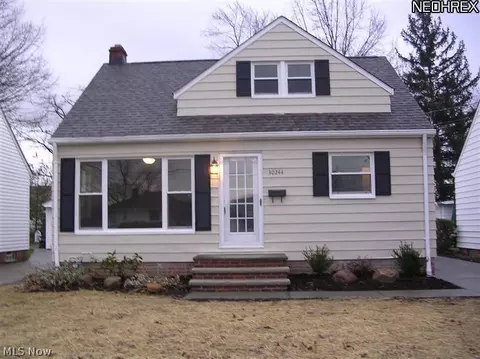 30244 Robert St, Wickliffe, OH 44092 photo 1