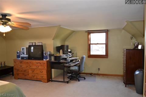 166 E 270th St, Euclid, OH 44132 photo 9