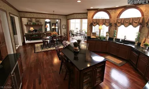 7429 Worlington Dr, Solon, OH 44139 photo 6