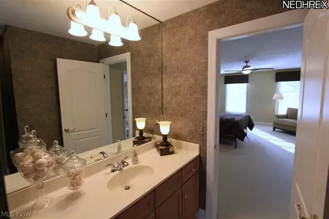7429 Worlington Dr, Solon, OH 44139 photo 18