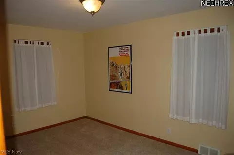 1118 5th St, Struthers, OH 44471 photo 7