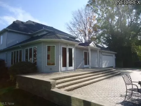 810 Superior Dr, Huron, OH 44839 photo 2