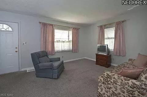 259 E 16th St, Elyria, OH 44035 photo 4