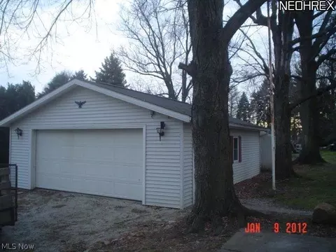 1663 Beaumont Ave NW, Massillon, OH 44647 photo 2