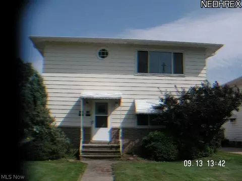 527 E 208th St, Euclid, OH 44119 photo 1