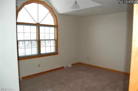 8563 Reserve Ct, Youngstown, OH 44514 photo 14