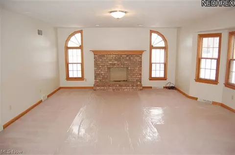 8563 Reserve Ct, Youngstown, OH 44514 photo 2