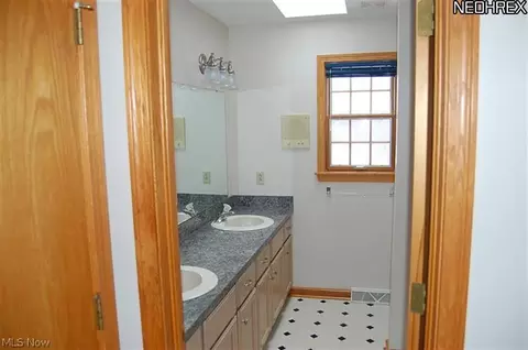 8563 Reserve Ct, Youngstown, OH 44514 photo 16