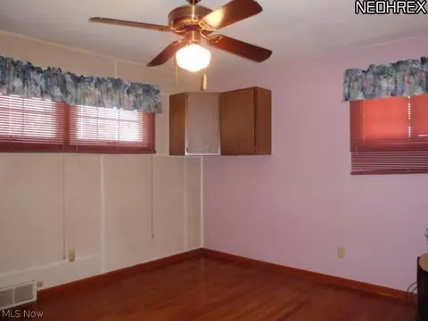 345 Beebe Ave, Elyria, OH 44035 photo 3