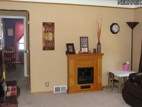 5610 Ackley Rd, Parma, OH 44129 photo 3