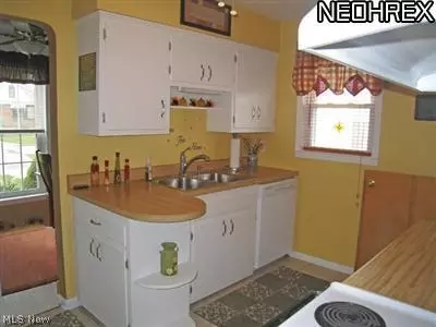 5610 Ackley Rd, Parma, OH 44129 photo 17