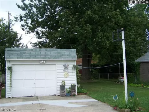 236 E 246th St, Euclid, OH 44123 photo 25