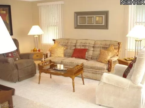 3437 Maplecrest Ave, Parma, OH 44134 photo 4