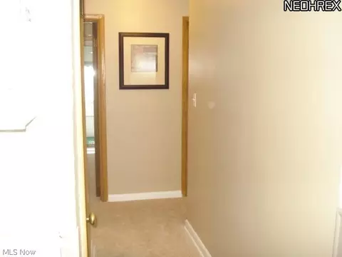 3437 Maplecrest Ave, Parma, OH 44134 photo 9