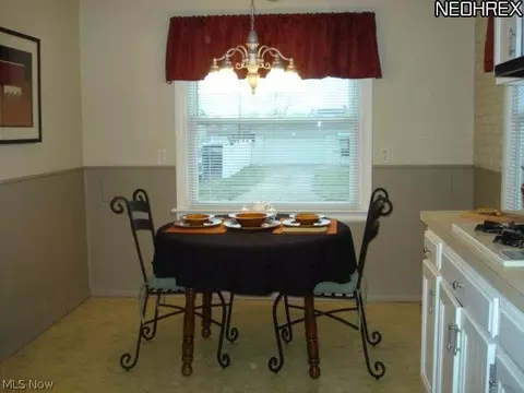 3437 Maplecrest Ave, Parma, OH 44134 photo 8