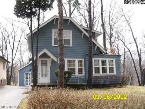 623 Doris Ave, Akron, OH 44303 photo 1