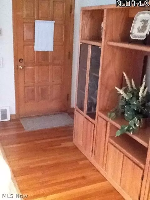 5412 Ackley Rd, Parma, OH 44129 photo 5