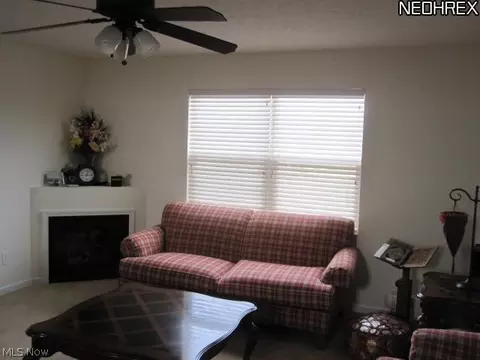 38165 Highgate Blf, Willoughby, OH 44094 photo 6
