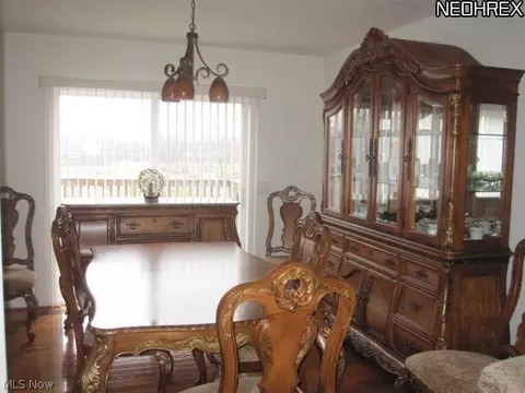 38165 Highgate Blf, Willoughby, OH 44094 photo 3
