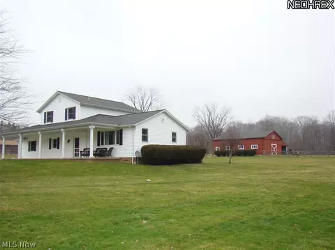 10335 Pinegate Dr, Chardon, OH 44024 photo 1