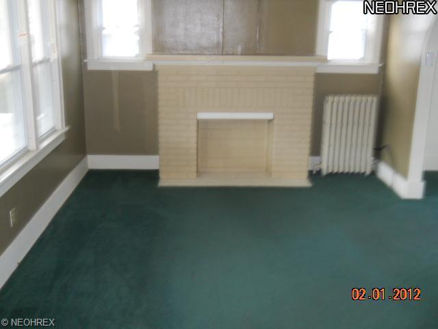865 Bisson Ave, Akron, OH 44307 photo 3