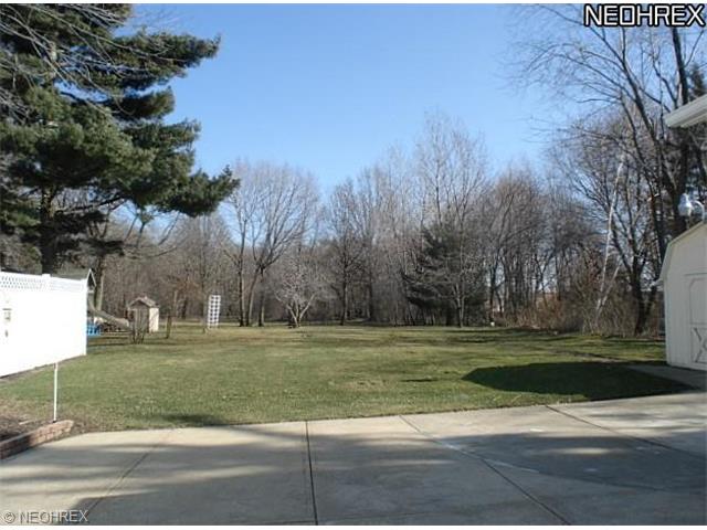 825 E 250 St, Euclid, OH 44132 photo 9