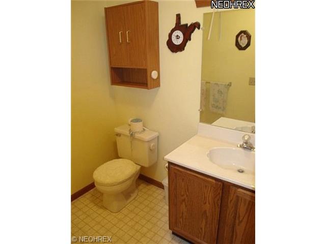 825 E 250 St, Euclid, OH 44132 photo 7