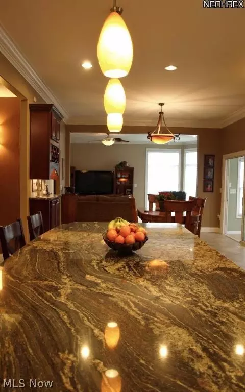 91 Somerset Dr, Hinckley, OH 44233 photo 5