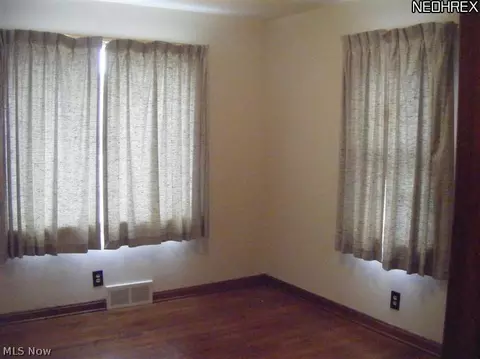 207 Iroquois St, Struthers, OH 44471 photo 9