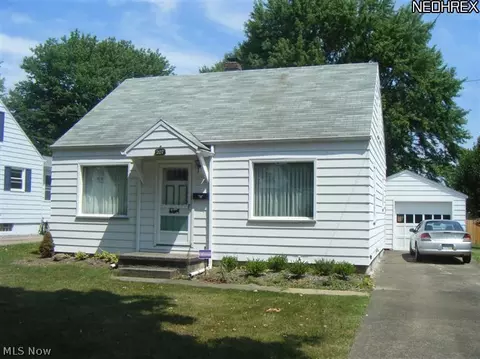 207 Iroquois St, Struthers, OH 44471 photo 1