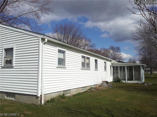 9420 Edgewood Dr, Windham, OH 44288 photo 2