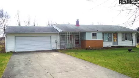9420 Edgewood Dr, Windham, OH 44288 photo 1