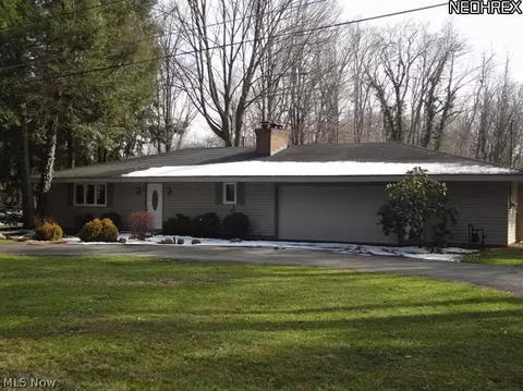 1269 Macachee Dr, Youngstown, OH 44511 photo 1