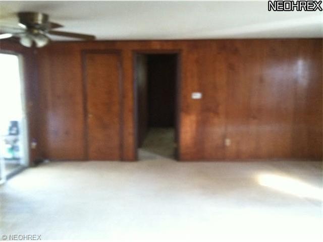 2403 Vardon Dr, Lorain, OH 44053 photo 2
